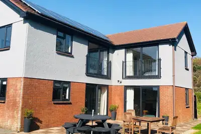 Image de Luxury Detached House in Widemouth Bay 5 minutes from the beach. Sea views.