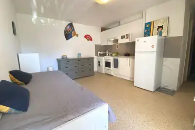 Image de Studio centre ville 200m plage + terrain de tennis et pétanque