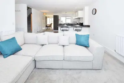 Image de Regal House Summary:
