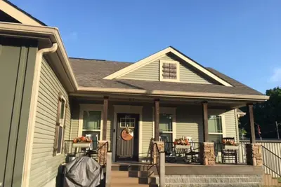 Image de Beautiful home short ride to Downtown Grand Rivers or Gtb.