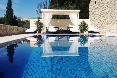 Image de Mlini Estate, Summer Residence From 16th Century with 21th Century Luxuries