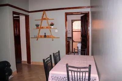 Image de A fully furnished 2bedroom 2 bathroom house close to the airport
