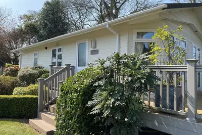 Image de Peaceful setting within walking distance of coast and local pub. Dog friendly.