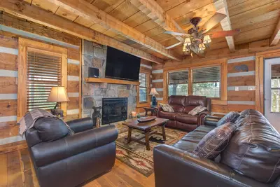 Image de River-View Home w/ Multi-Level Deck, Yard, Hot Tub, & Free Attraction Tickets