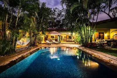 Image de Casa Lirica 4-Bedroom Home w/ Salt Water Pool @ Playa Grande Beach