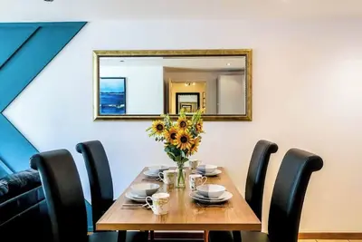 Image de 2 Bedroom 2 Bathroom Central Apartment