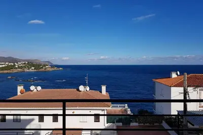 Image de Appartement vue mer 2 chambres grande terrasse a 400m de la plage Cau del Llop