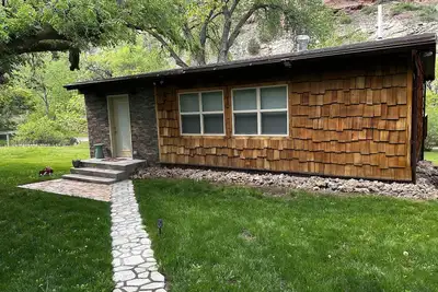 Image de C&D's Cottage pet friendly-pet fee for pets-double fee if pet is snuck in.