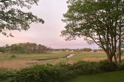 Image de Quiet sanctuary in Kennebunk Beach with stunning river views