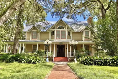Image de Steinhatchee Landing - Victorian Cottage 9 Upstairs