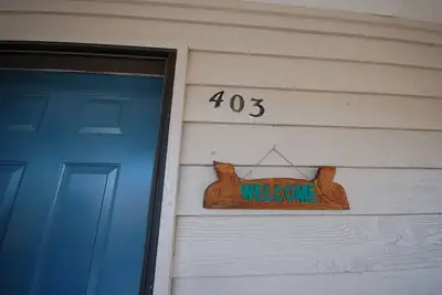 Image de Captain's Harbor Condo Relax: on your private screened balcony and enjoy the scenery just outside this gorgeous condo.