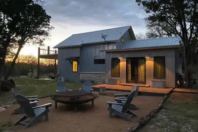 Image de Sunset Cabin on the Blanco River