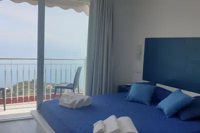 Beautiful apartment with lovely sea views