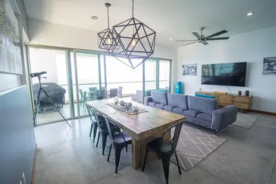 Image de Stunning 18th Floor Views