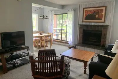Image de Redecorated! Great Location at Mount Snow, Free Shuttle, Pool/Hot Tub