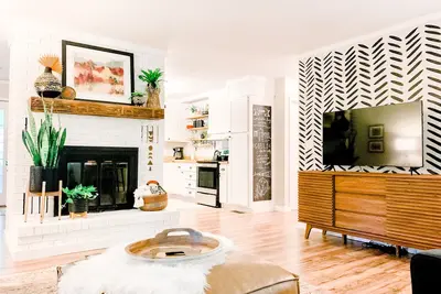 Image de Hilltop Boho Bungalow close to Lake Blue Ridge and Downtown Blue Ridge