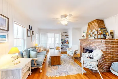 Image de Fantastic Family-Friendly Gem w/Spacious Deck, Fast WiFi, & Beach Access Nearby