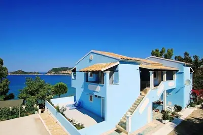 Image de Agios Georgios - 2 Beds - Sleeps 5 - Free Parking