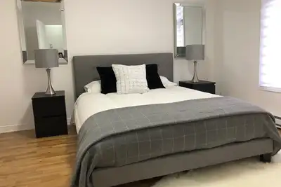 Image de 2 bedroom gem in Little Italy, Montreal