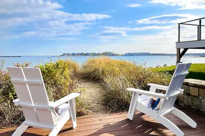 Image de Beachfront Scituate Harbor view home short walk to downtown cafes & Lighthouse