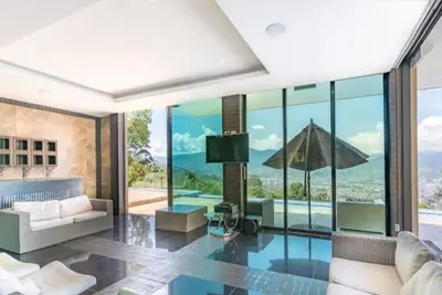 Image de Luxurious 5 bedroom house with beautiful views