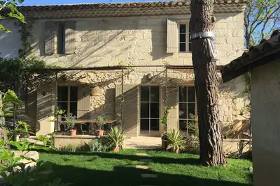 Image de Maison Avec Piscine. Ideal Pour Le Festival D'Avignon Et D'Orange