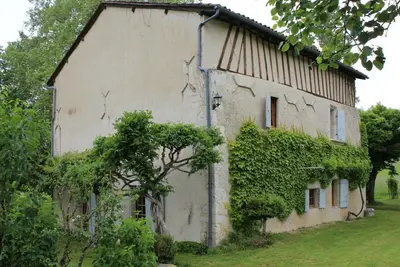 Image de Maison familiale isolée 4 chambres à la campagne d'Eymet