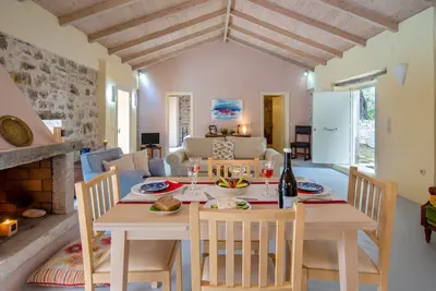 Image de Wonderful villa in a secluded location with an outdoor pool and private gardens.