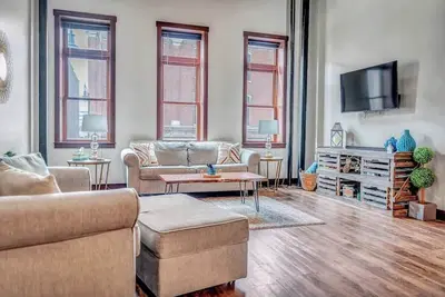 Image de Downtown La Crosse Modern Flat