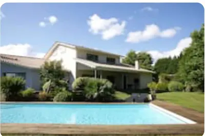 Image de Belle villa avec piscine près du terrain de golf