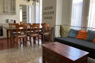 Image de A 200m de la plage, au calme dans une rue privée, proximite de Monaco.