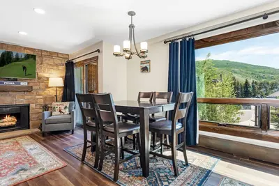 Image de Heart of Lionshead + Free Parking - Rooftop Hot Tub