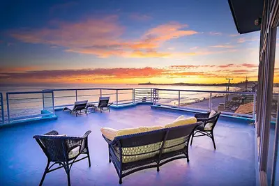 Image de Luxury Beachfront Penthouse / Walk to the Beach, Restaurants, Entertainment