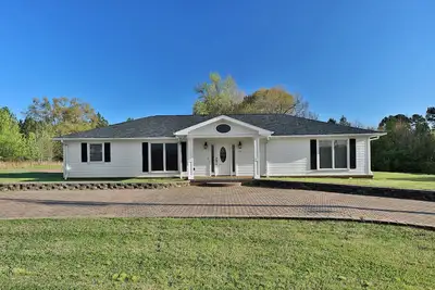 Image de Upscale Fully Furnished Executive Home