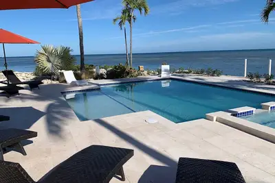 Oceanfront with Pool near Sombrero Beach