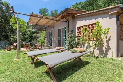 Image de Charmant chalet, situé au calme, hot tub partagé, à distance de marche du village