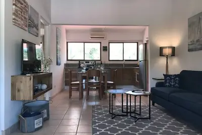 Image de Two King Bedrooms ~ 100mb Wi-Fi ~ Walk to Beach