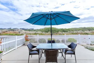 Image de Located in Oceano in the California region, 1740 Laguna Drive Home has a patio. The air-conditioned accommodations is 1, 650 feet from Pismo State Beach, and guests benefit from complimentary WiFi and private parking available on site.