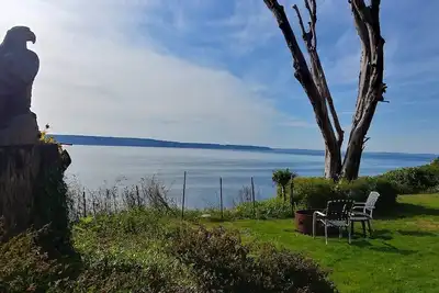 Image de Highbank sunsets! Pet friendly, huge yard, watch the eagles, whales and boats!