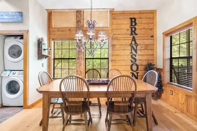 Image de Family Getaway Cabin - 2 King Br+ Full Trundle Bed Loft!