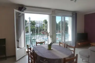 Image de Appartement Ensoleillé Avec vue mer au Coeur de la Ville