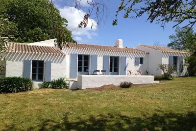 Image de Maison baignée de soleil, jardin à l’abris des regards
