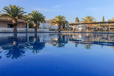 Image de Apartment in the Golden Club complex, with swimming pools, entertainment and boat to the beach