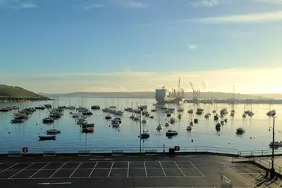 Image de Luxury. Harbour-front. 2 Bedroom Apartment with Parking
