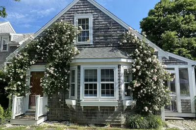 Image de Pet friendly cottage in town on quiet paved street- Ac, Wifi, Laundry, Parking