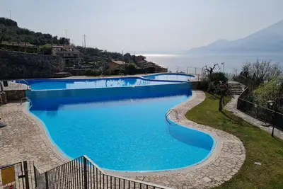 Image de Appartement Casalina mit Einzigartiger Poollandschaft Wenige Meter zum Gardasee