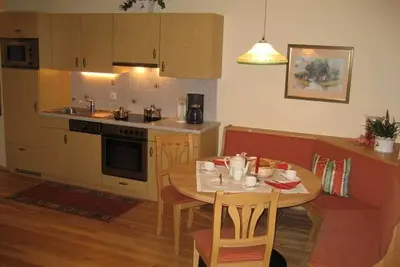 Image de Apartment B (4-5 people/2 bedrooms, 1 Wsr) - Landhaus Innrain
