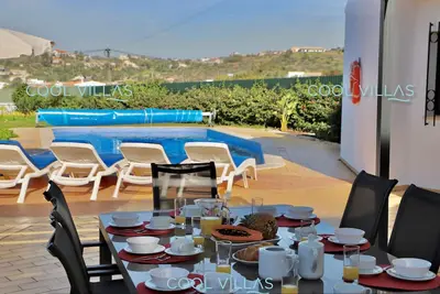 Image de Villa Lilac - 4 chambres prés de la plage, piscine, wifi