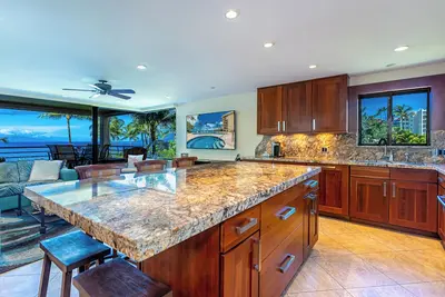 Image de Fabulous Ocean Views, Steps From Polo Beach, Luxury 2 Bed 2 Bath