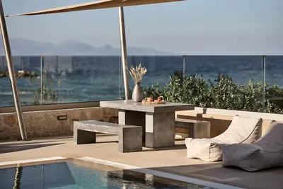 Image de Sea Side LaLune Villa, with Heated Pool & Spa Whirlpool